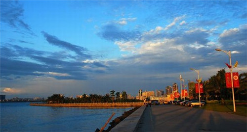 拍卖行加盟店最火爆的项目投资小，拍卖公司加盟